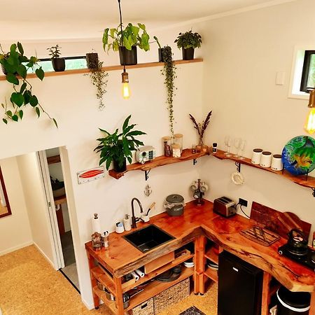 Adventurer'S Chest - Pohutukawa Hotel Hotwater Beach Luaran gambar