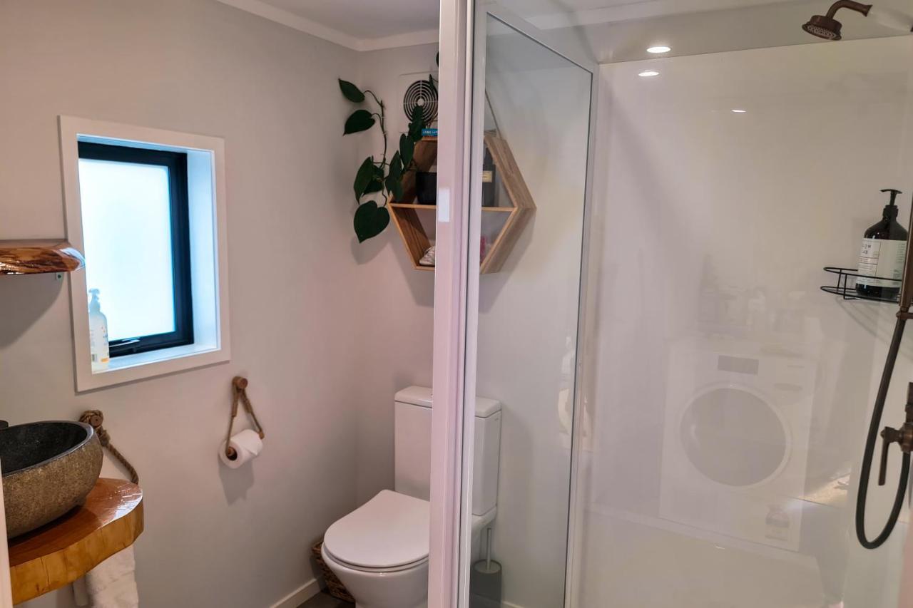Adventurer'S Chest - Pohutukawa Hotel Hotwater Beach Luaran gambar